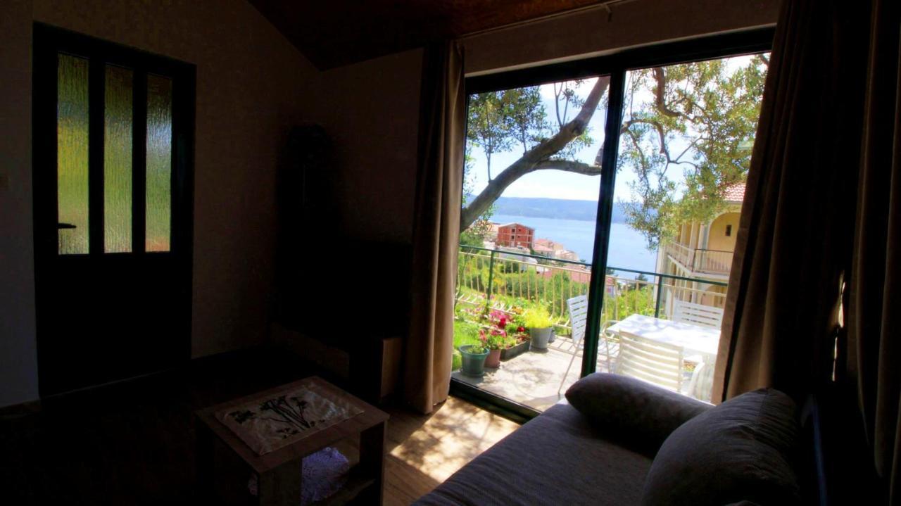 Holiday Home Jozo Omis Exterior photo